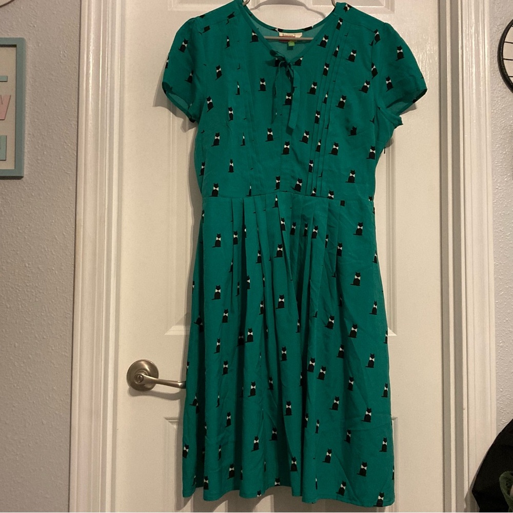 Exploratory Style A-Line Dress in Cats - Picture 2 of 6